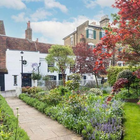 Clarendon Cottage Enfield Bagian luar foto