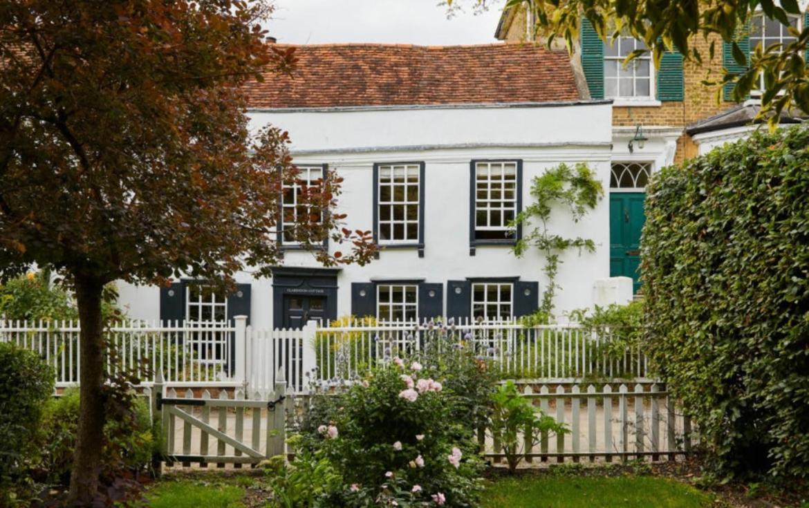 Clarendon Cottage Enfield Bagian luar foto