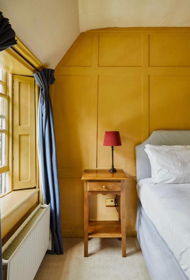 Clarendon Cottage Enfield Bagian luar foto